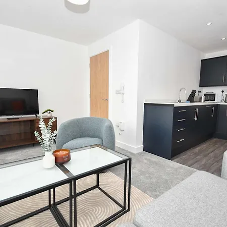 Modern 1 Bedroom In *
