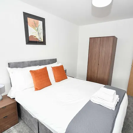 Modern 1 Bedroom In *